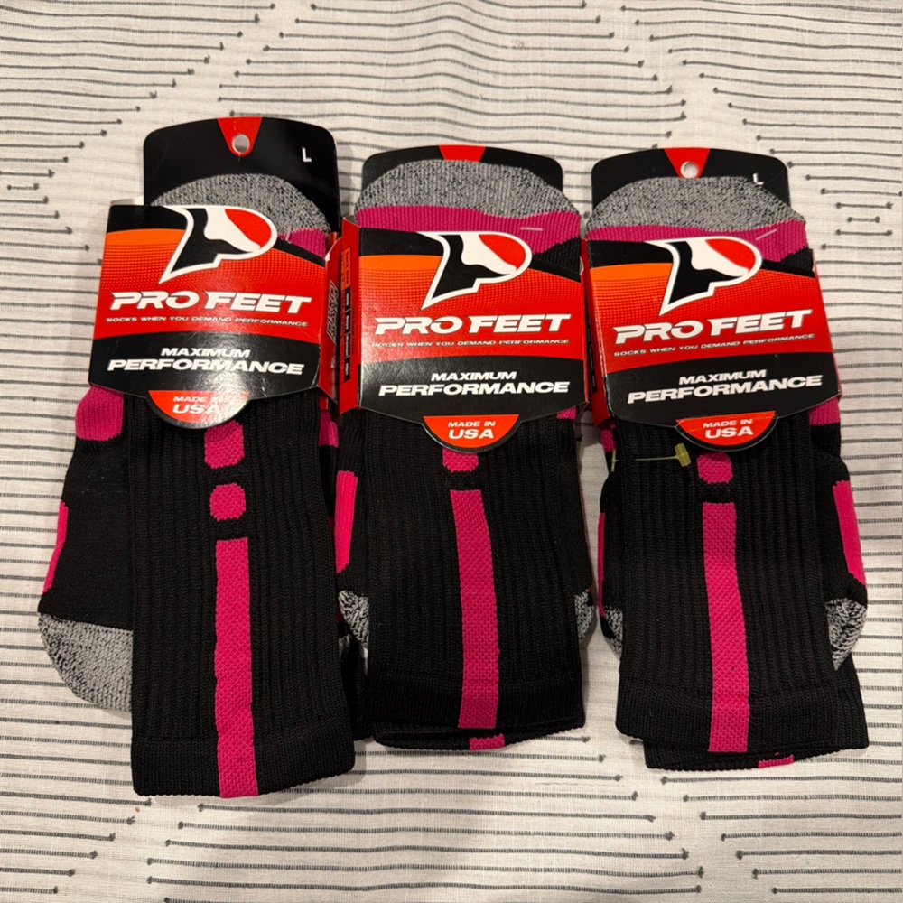 Pro Feet Maximum Performance Crew Socks Large 9-13 Black & Pink 3 pairs